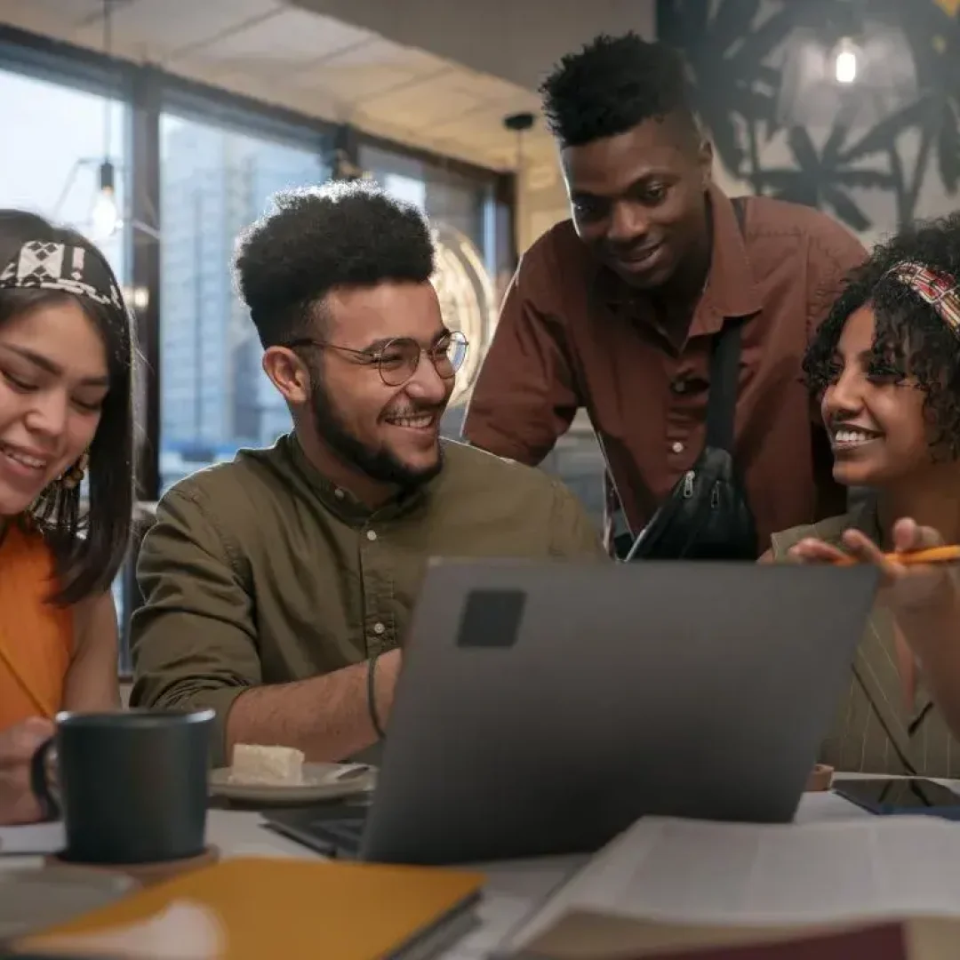 medium-shot-latin-friends-hanging-out